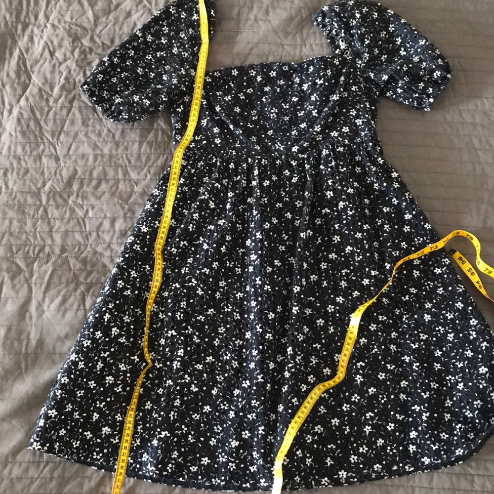 Dress - Picture 6 of 8